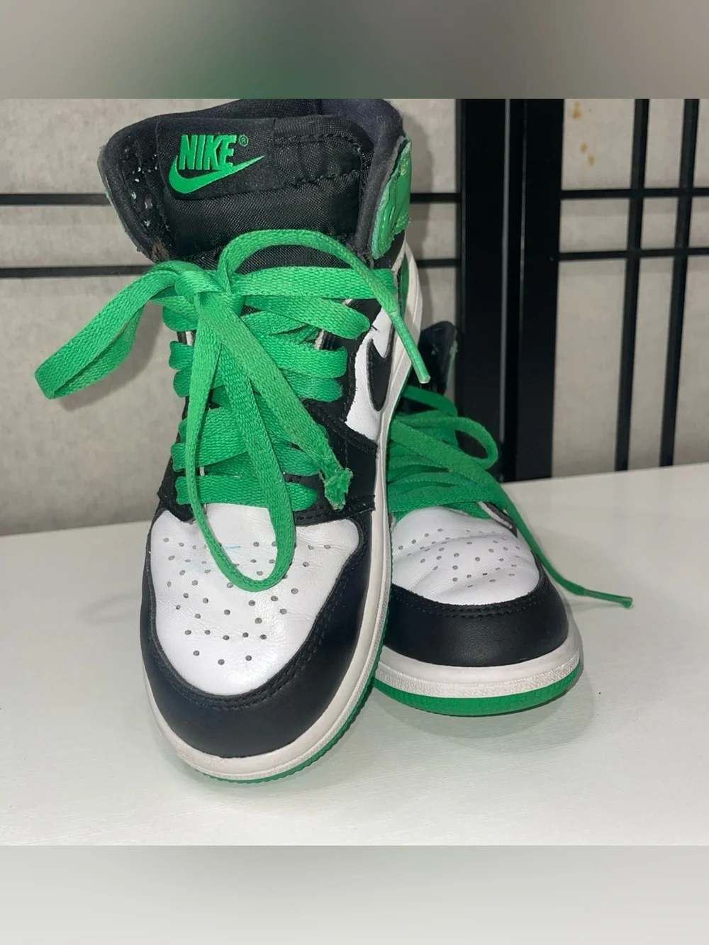 Nike  Air Jordan 1 Retro High OG Lucky Green Black White FD1412-031 Boys Sz 13C